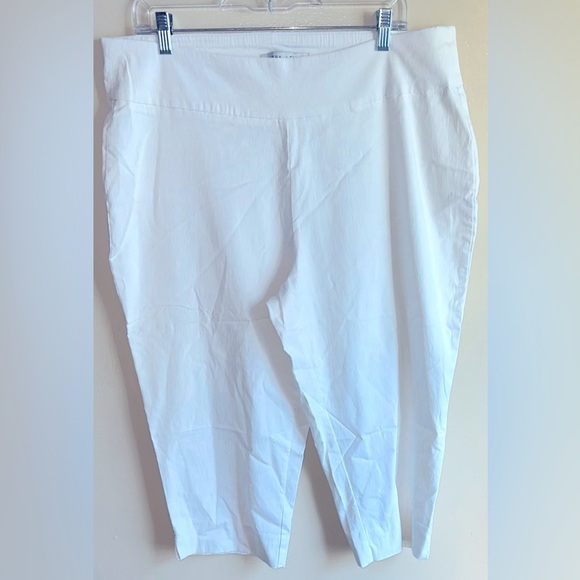 Larry Levine Pants - Larry Levine Women’s Capris